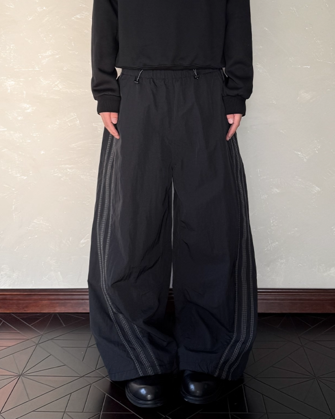 Sideline balloon nylon pants B0080