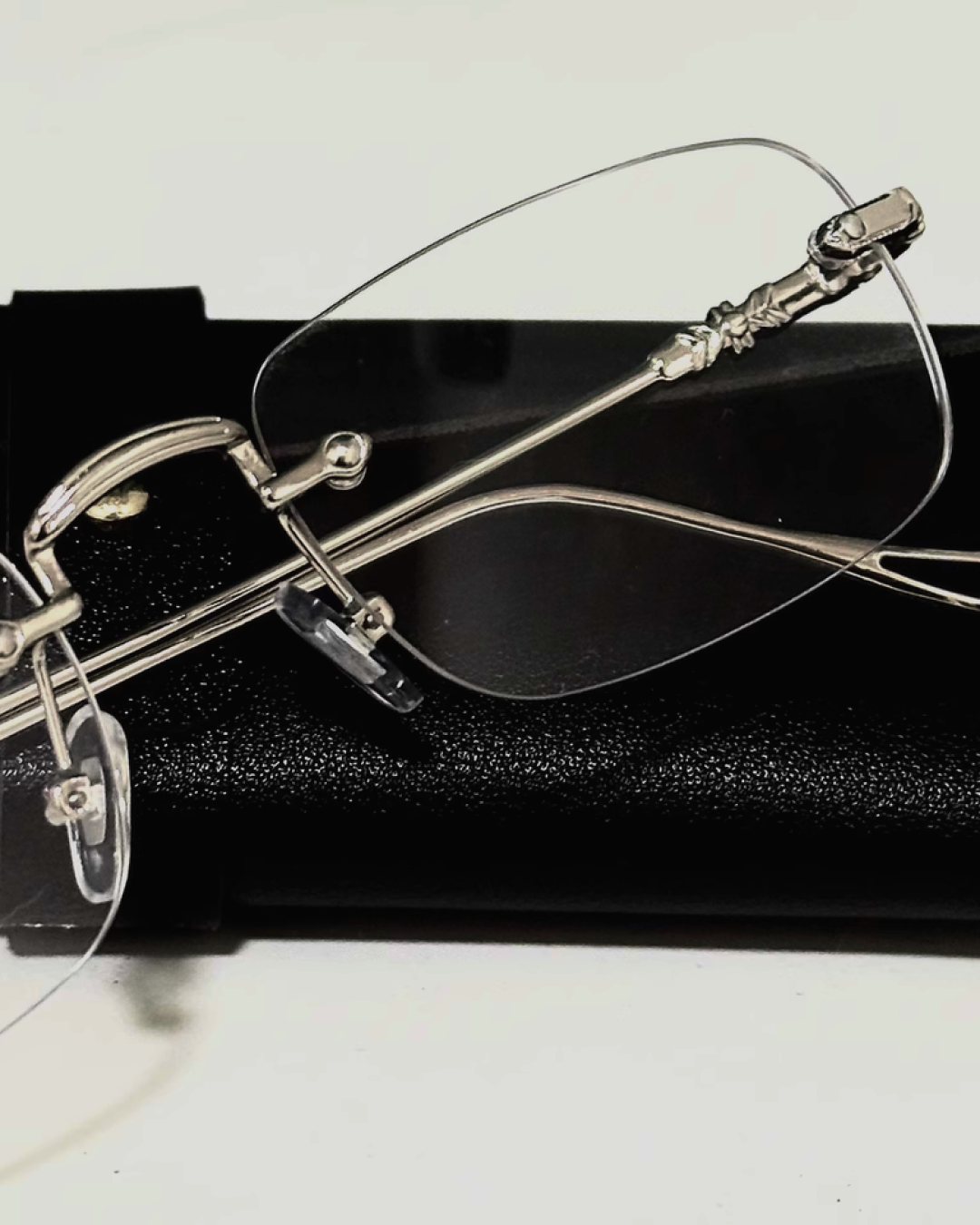 リムレスメガネ B0010