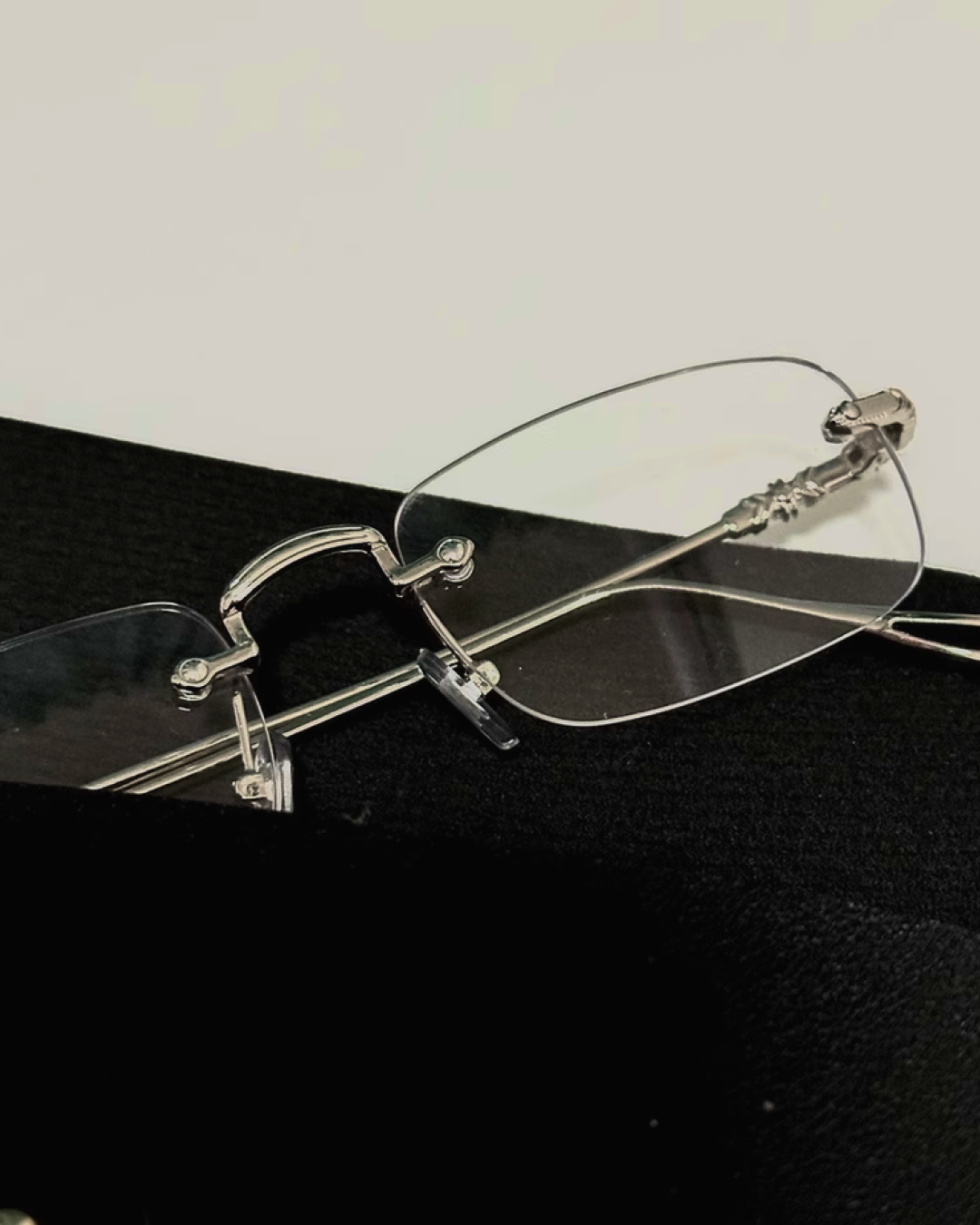 リムレスメガネ B0010