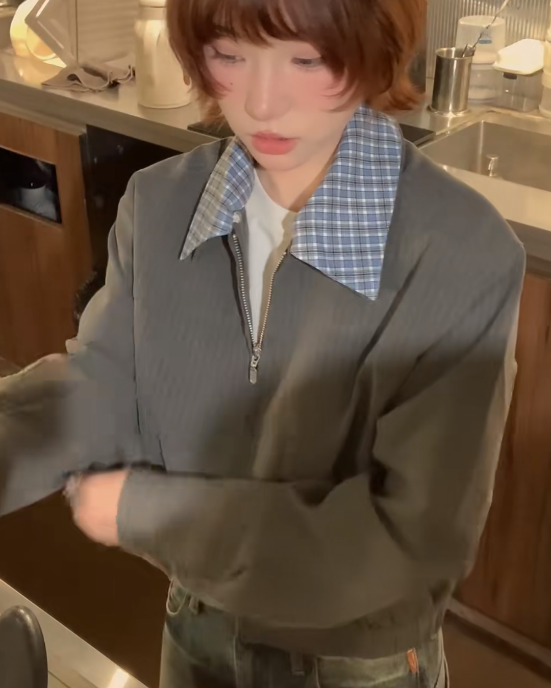 ショート丈カラー切り替えジップジャケット B0037