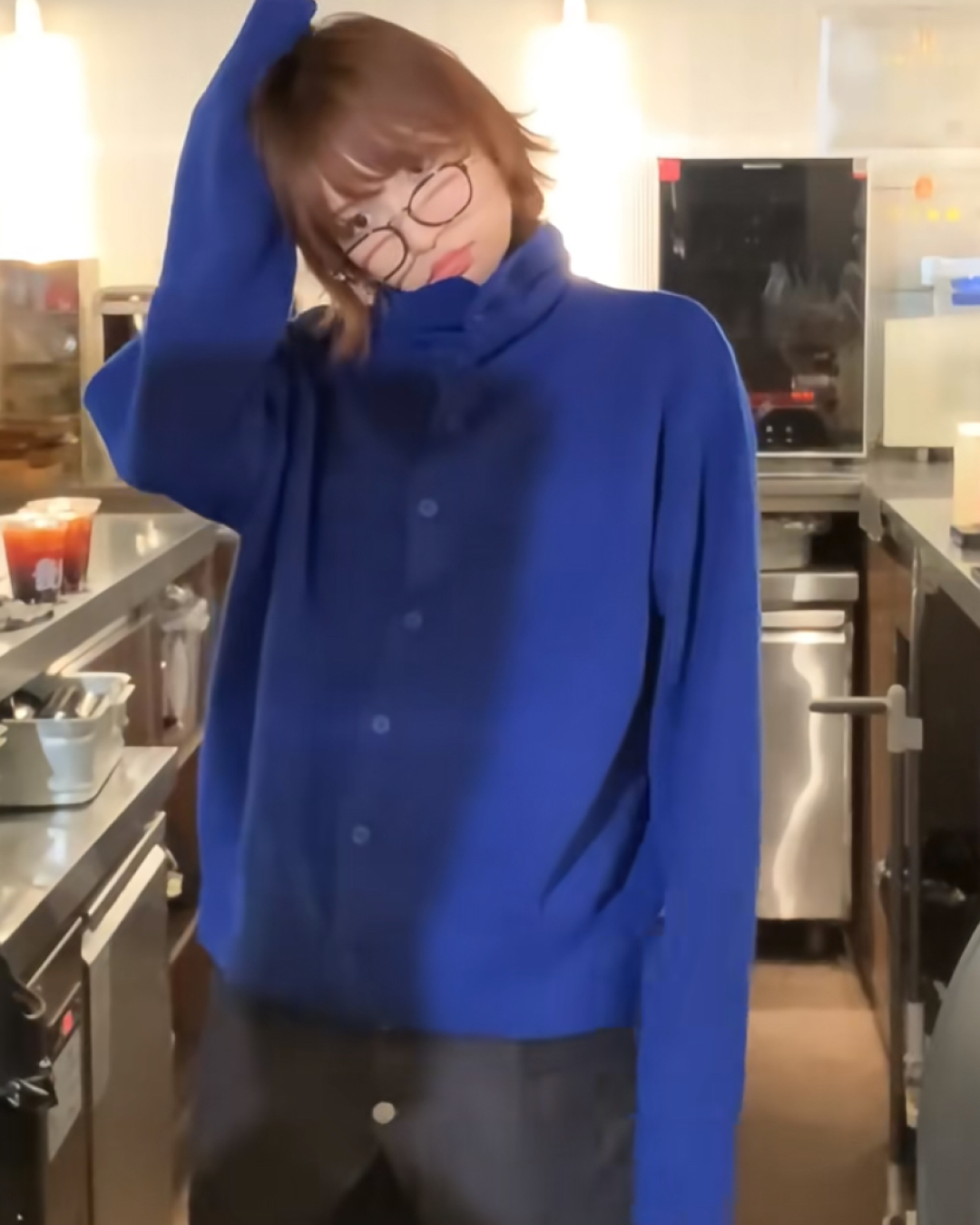 ハイネックボタンニット B0050