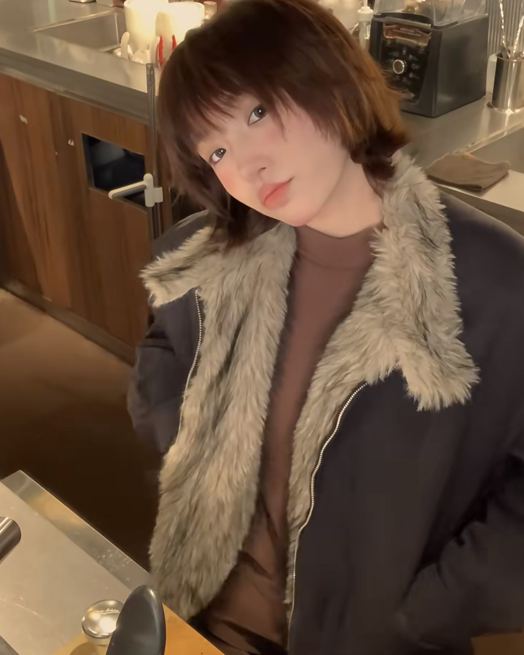 ハイネックジップファージャケット B0051