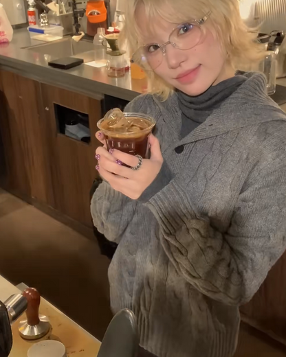 ハイネックボタンケーブルニット B0058