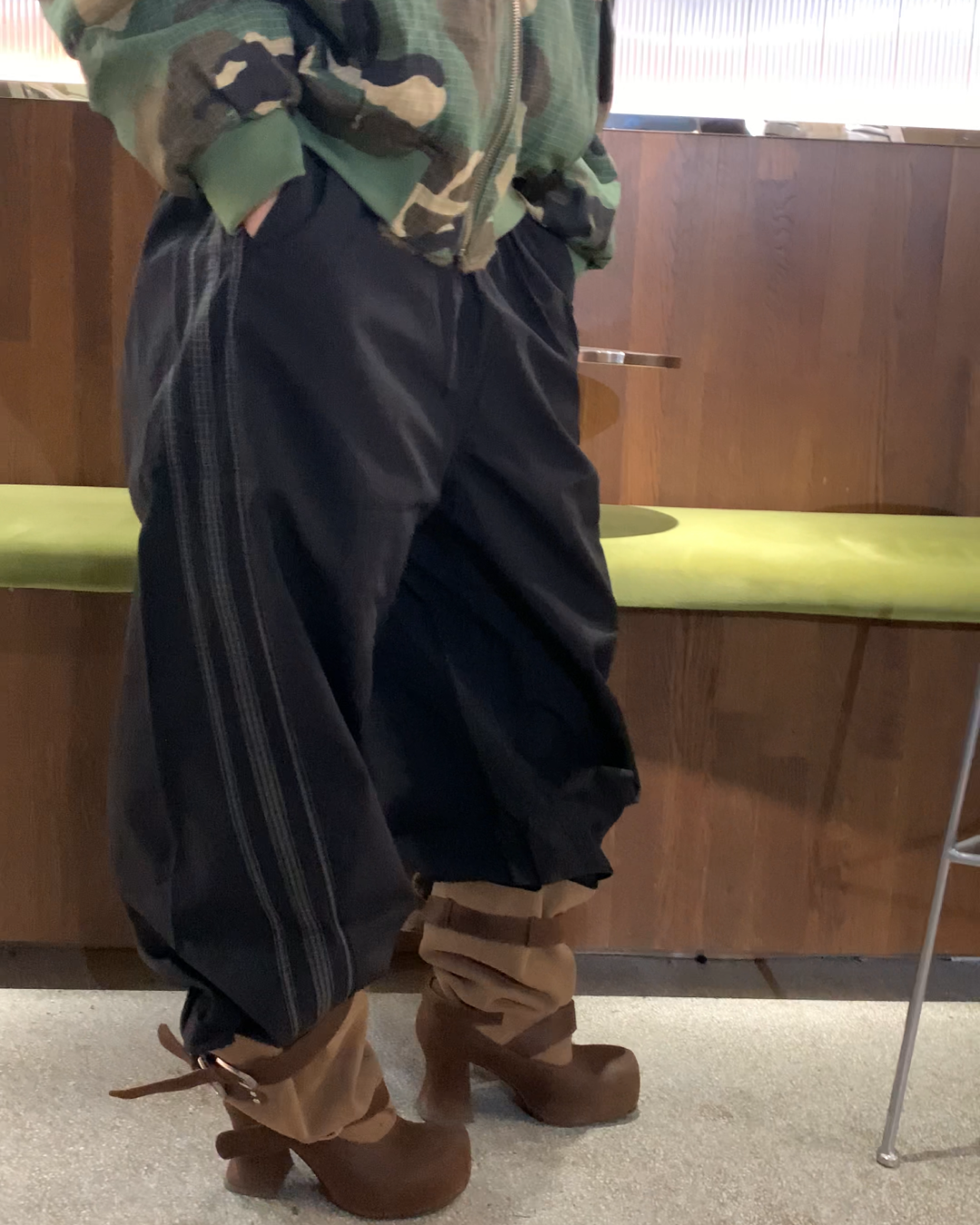 Sideline balloon nylon pants B0080