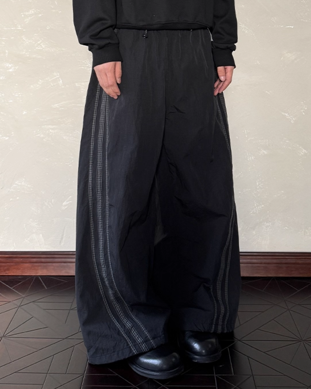 Sideline balloon nylon pants B0080