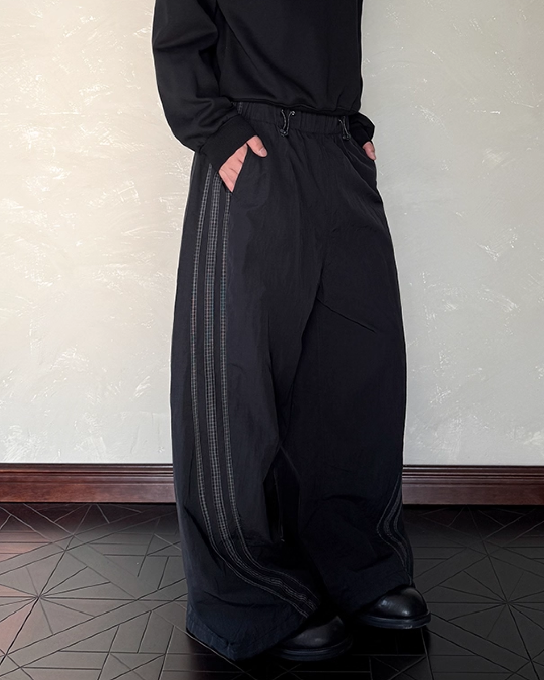 Sideline balloon nylon pants B0080