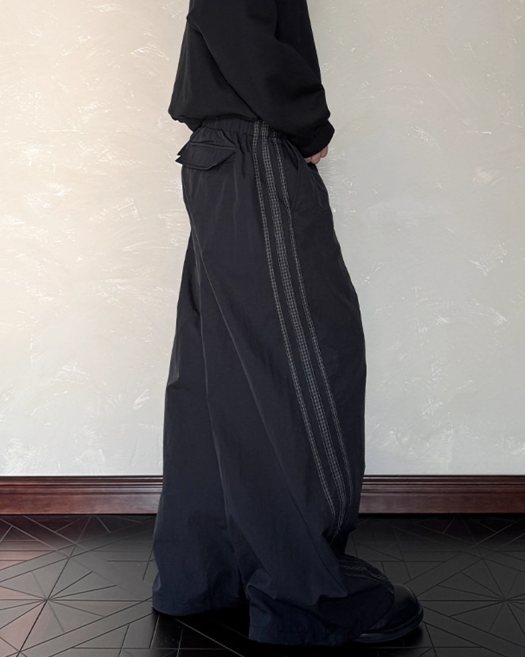 Sideline balloon nylon pants B0080