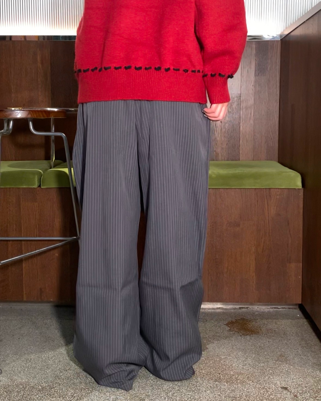 ピンストライプタックワイドスラックス B0086