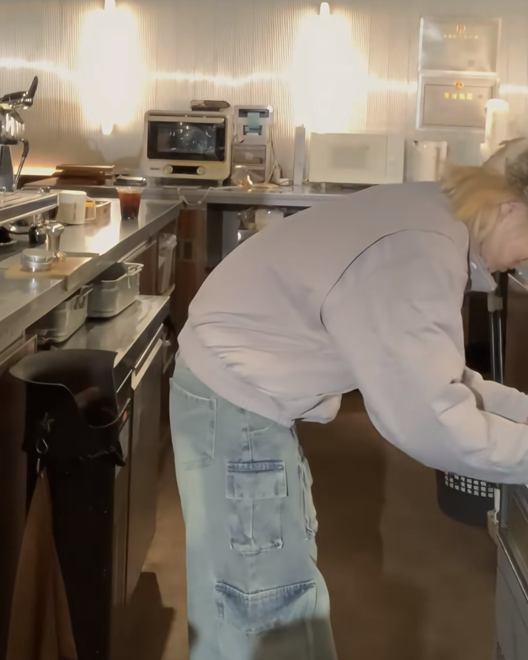 Drawcord multi-pocket wide denim pants B0078