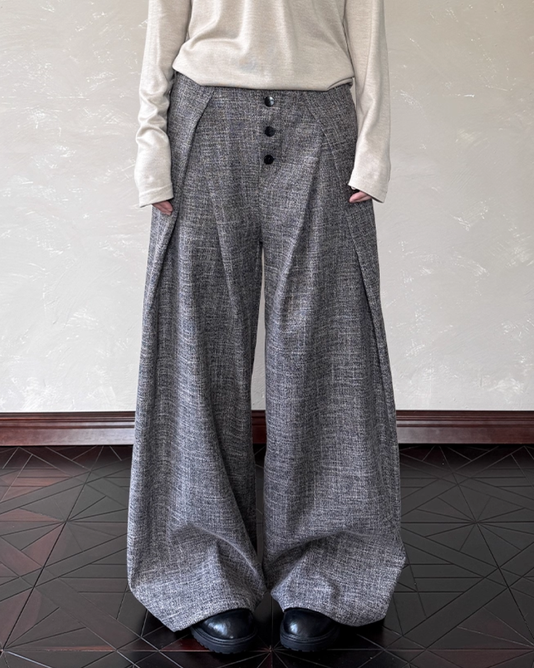 Button fly tuck slacks B0079
