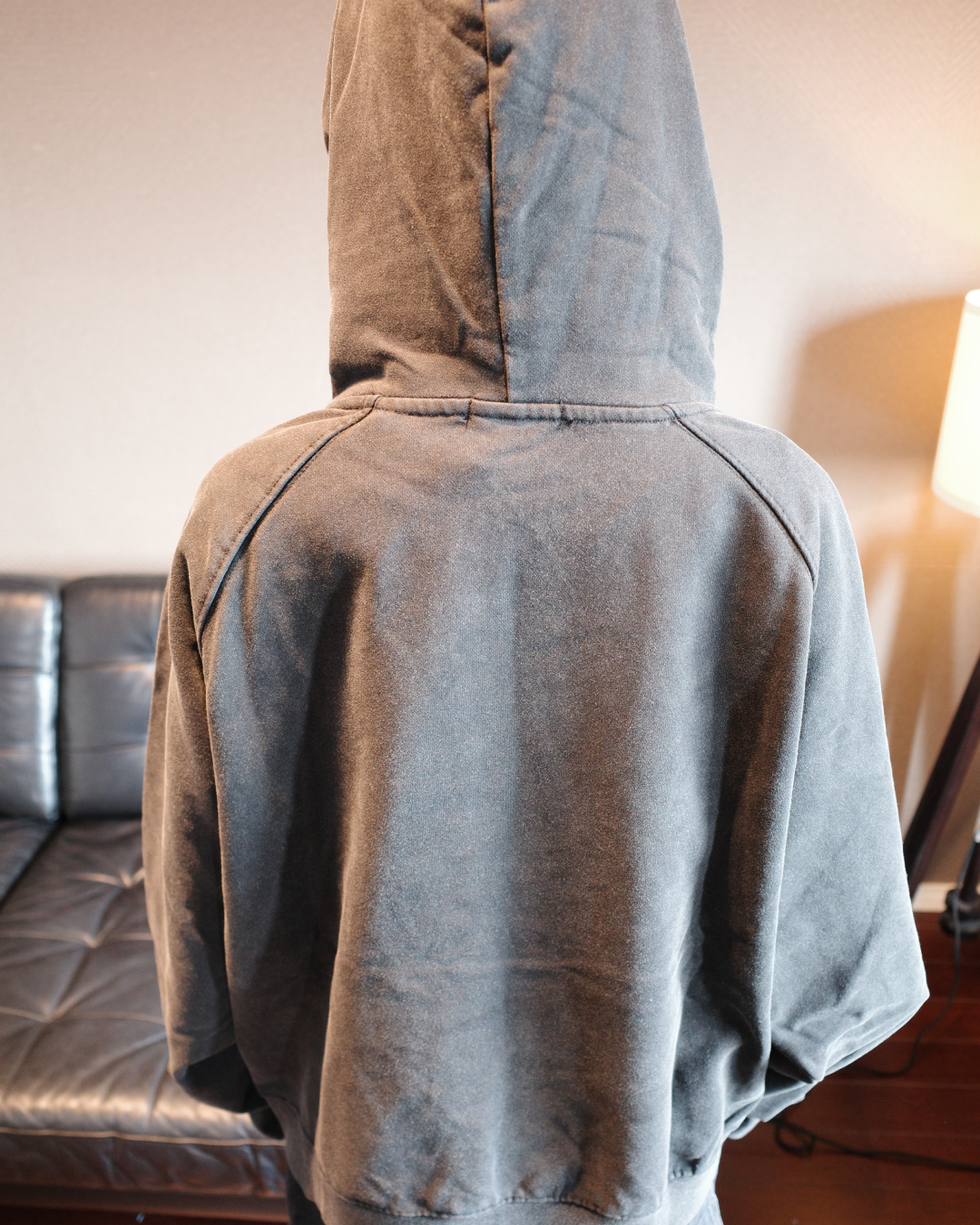 フェードレタリングプルオーバーパーカー EM0005