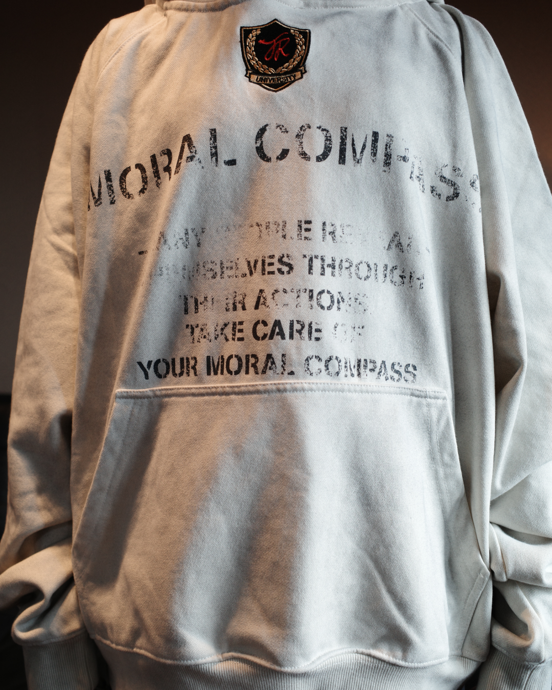 フェードレタリングプルオーバーパーカー EM0005