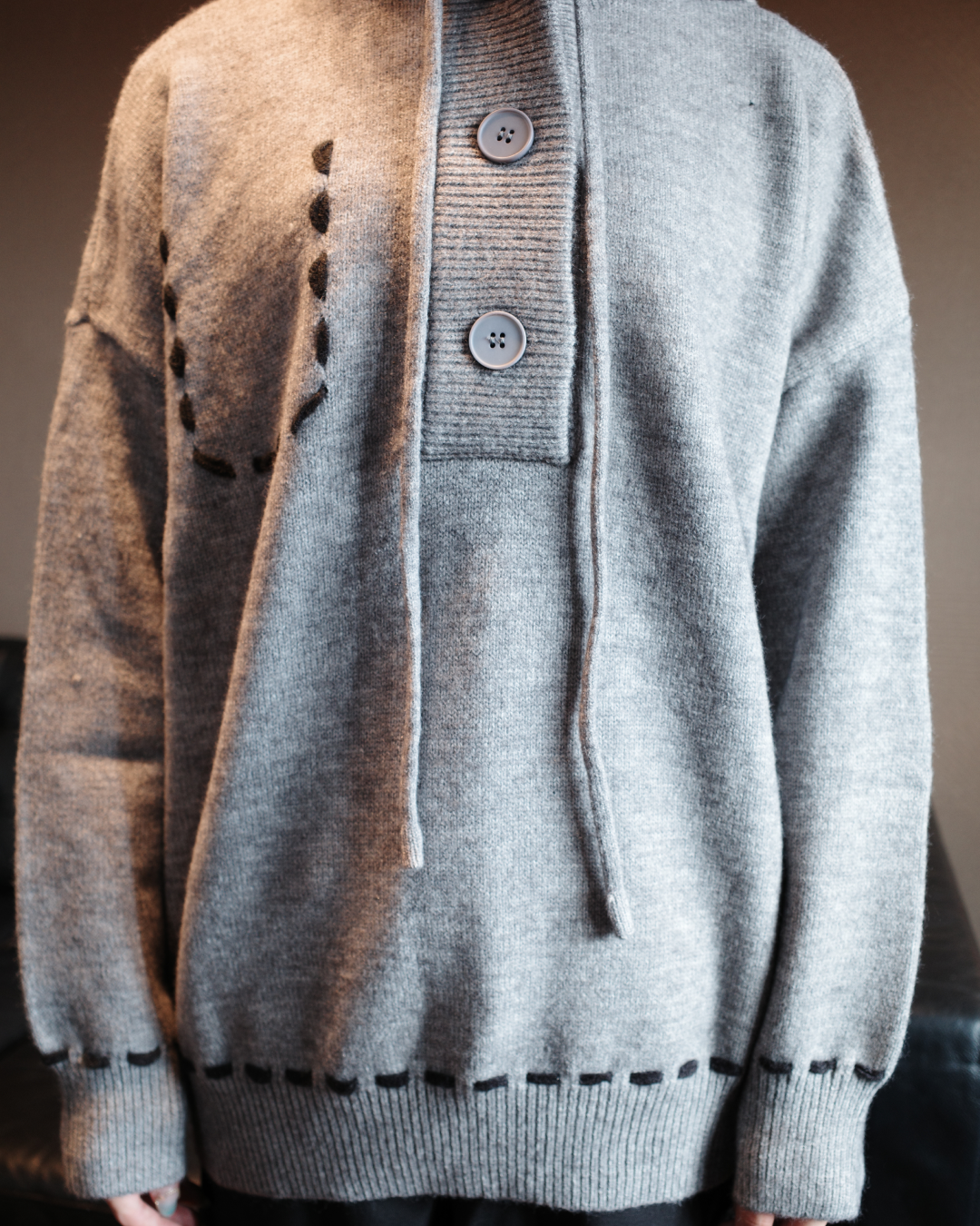 ステッチボタンニットパーカー EM0007